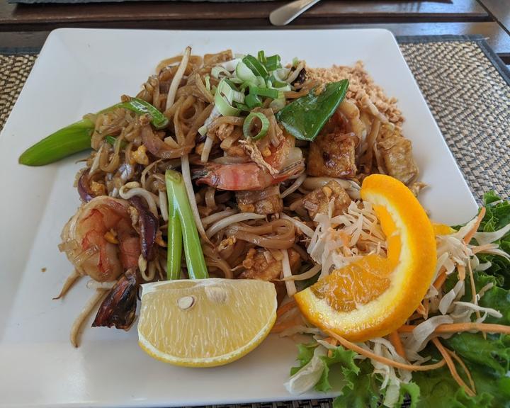 Thai Restaurant Sushi & Wok